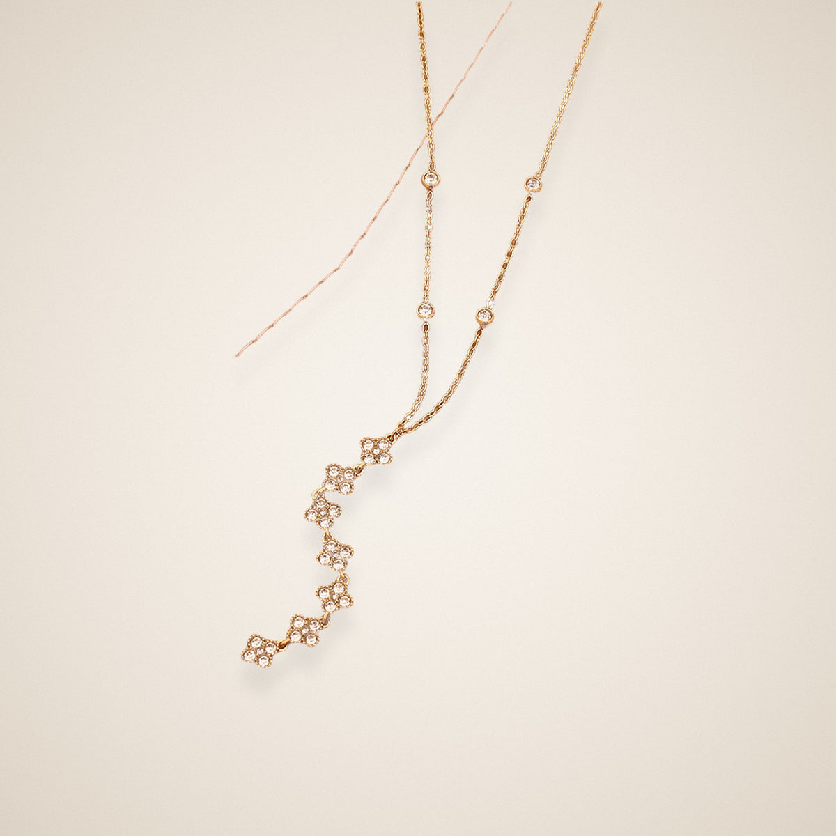 Collier Cascade Florale – vue détaillée 3 – Maison Trèfle