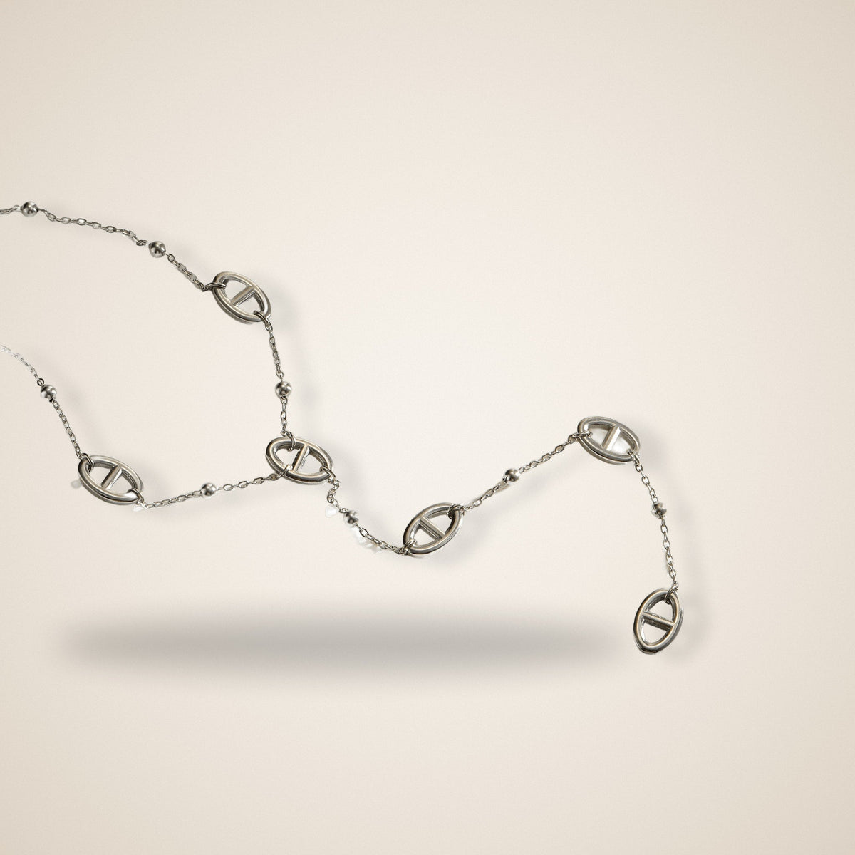 Collier Y Maille Marine – vue détaillée 2 – Maison Trèfle